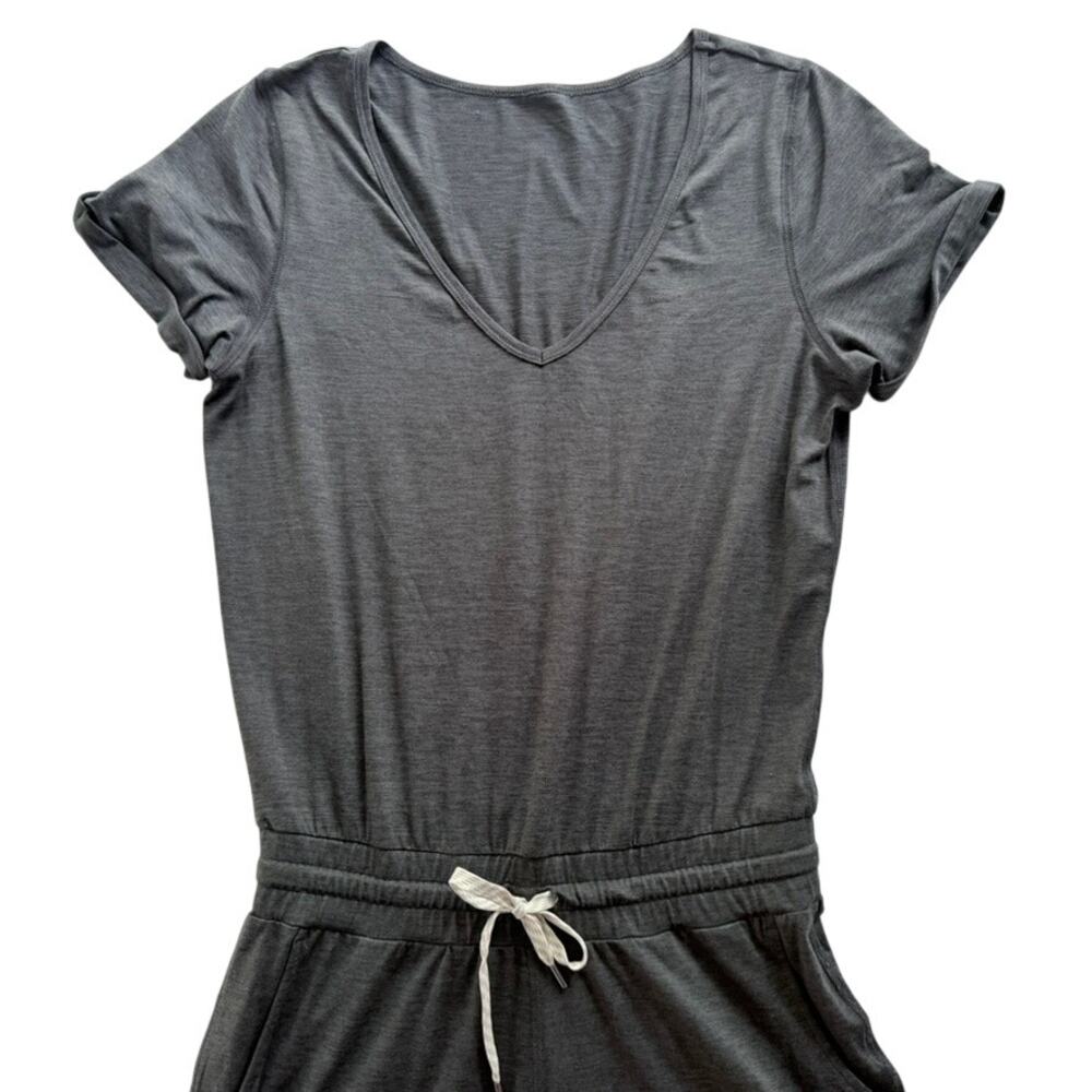 Vuori All Day Jumpsuit Romper Charcoal Grey Size Small Casual Comfort #VW424 - Picture 4 of 8